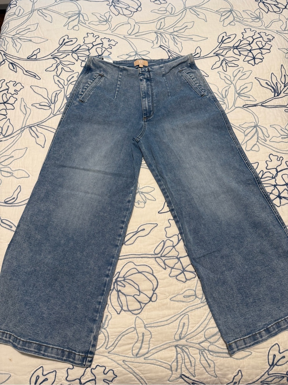 Kut from the Kloth Charlotte Straight Leg Jeans in Medium Blue Denim